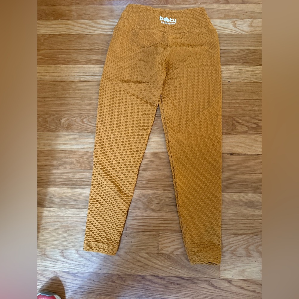 Booty by Brabants Yellow Gold Textured Leggings